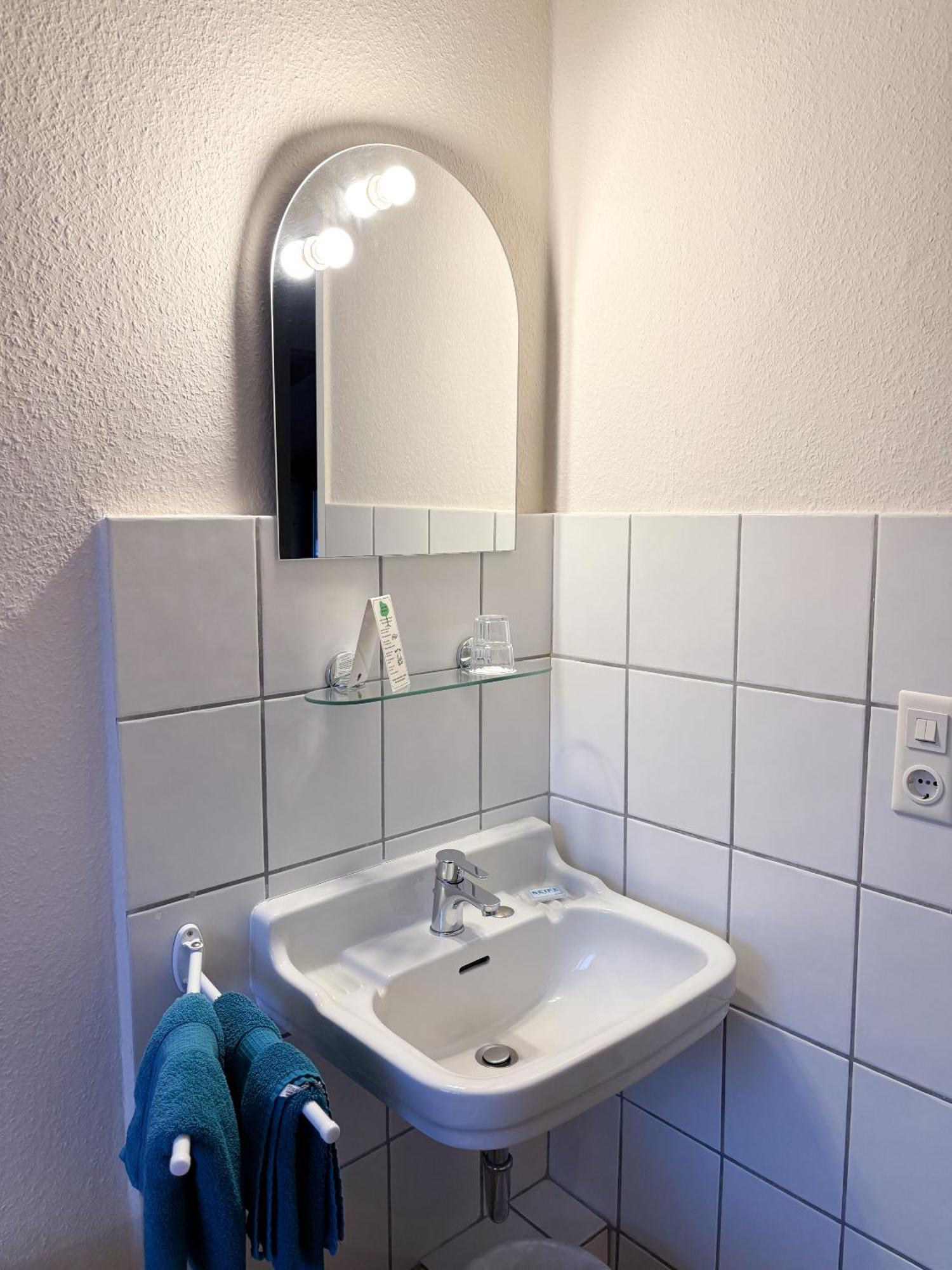 Hotel Zum Wikinger سانكت بيتر اوردنغ الغرفة الصورة